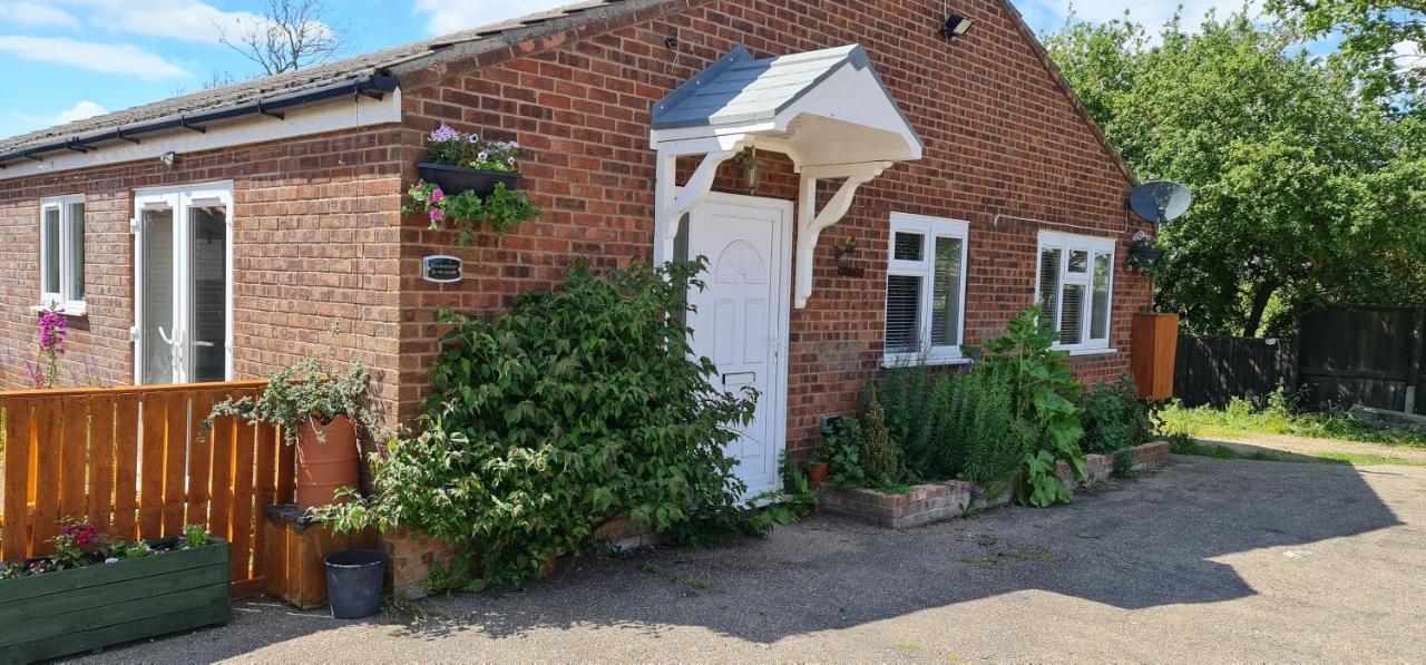 Sherwood Bungalow 3 Bedroom Entire Property Boston Exterior foto